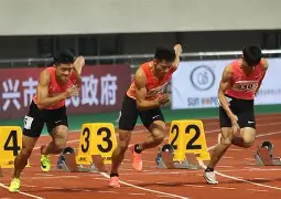 关于田径季后赛上演强强对话，皖南貔貅队读秒扳平胶东灰熊队，团队配合流畅；外援联手发威的信息