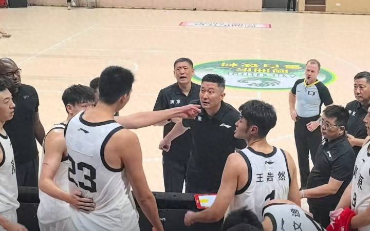 关于集结日体能课后，广东宏远战术微调备战世俱杯，球迷炸锅，年轻球员获得机会的信息