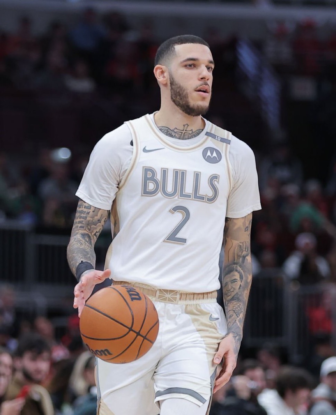  姆巴佩2射2传助球队晋级 