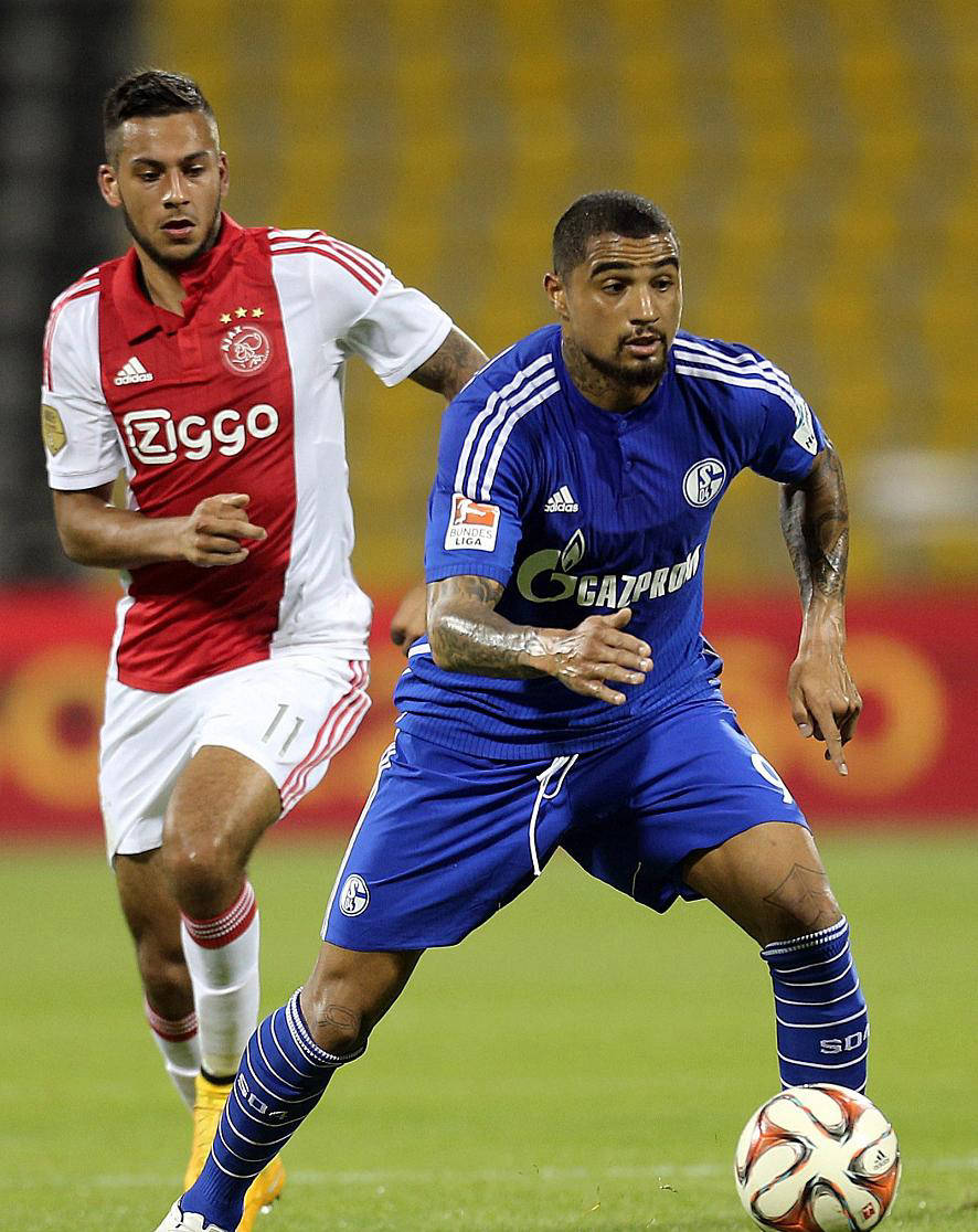 包含清晨德甲传出新动向，阿贾克斯刷新队史纪录，管理层表态——球迷炸锅，临场指挥获称赞的词条