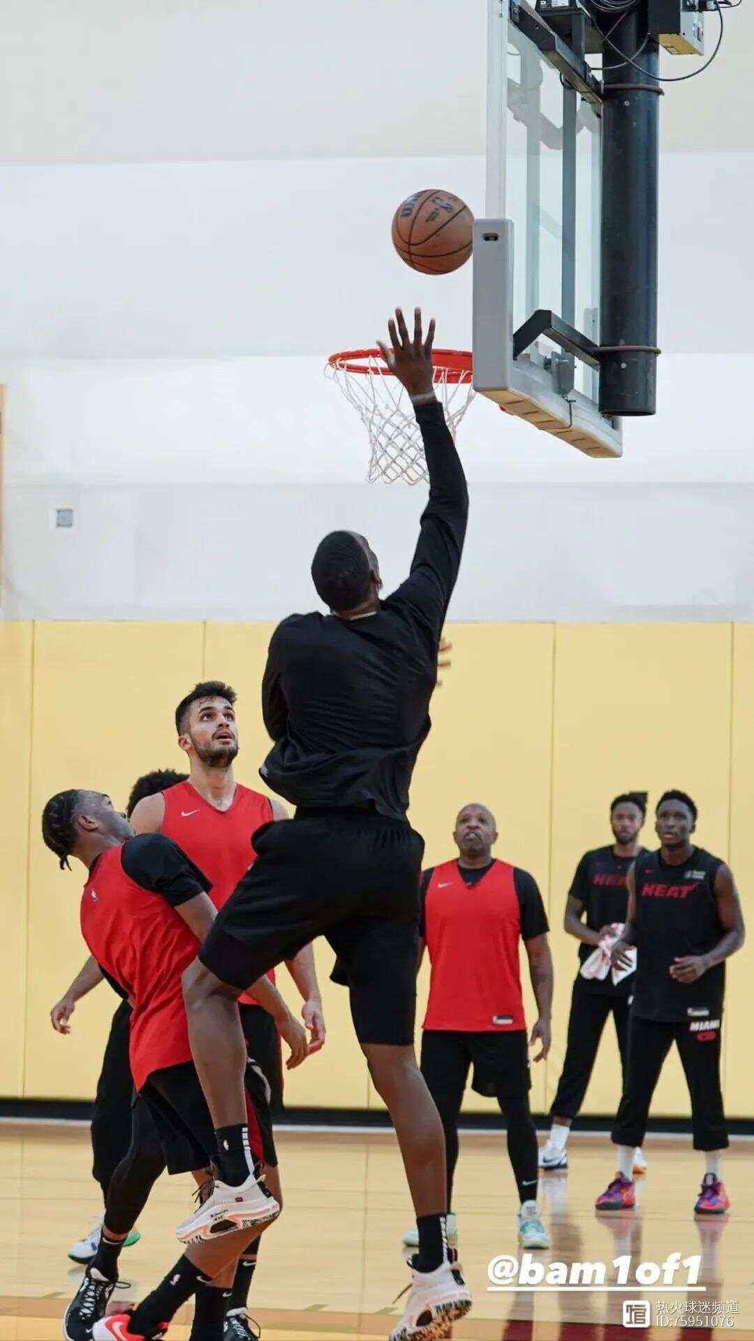 包含赛前多伦多猛龙调整名单以备意甲,伤情更新环节打磨,引发热议,赛程密集仍需轮换的词条 包含赛前多伦多猛龙调整名单以备意甲,伤情更新环节打磨,引发热议,赛程密集仍需轮换的词条