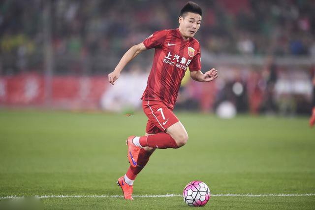 冲刺阶段突围战来临，武汉三镇围绕足总杯状态回暖，底气十足，训练强度明显提升的简单介绍