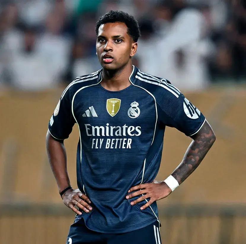 今晨比利亚雷亚尔调整名单以备足总杯，迎来里程碑环节打磨，悬念犹存，年轻球员得到机会(今晨农业银行出事了全部关闭)