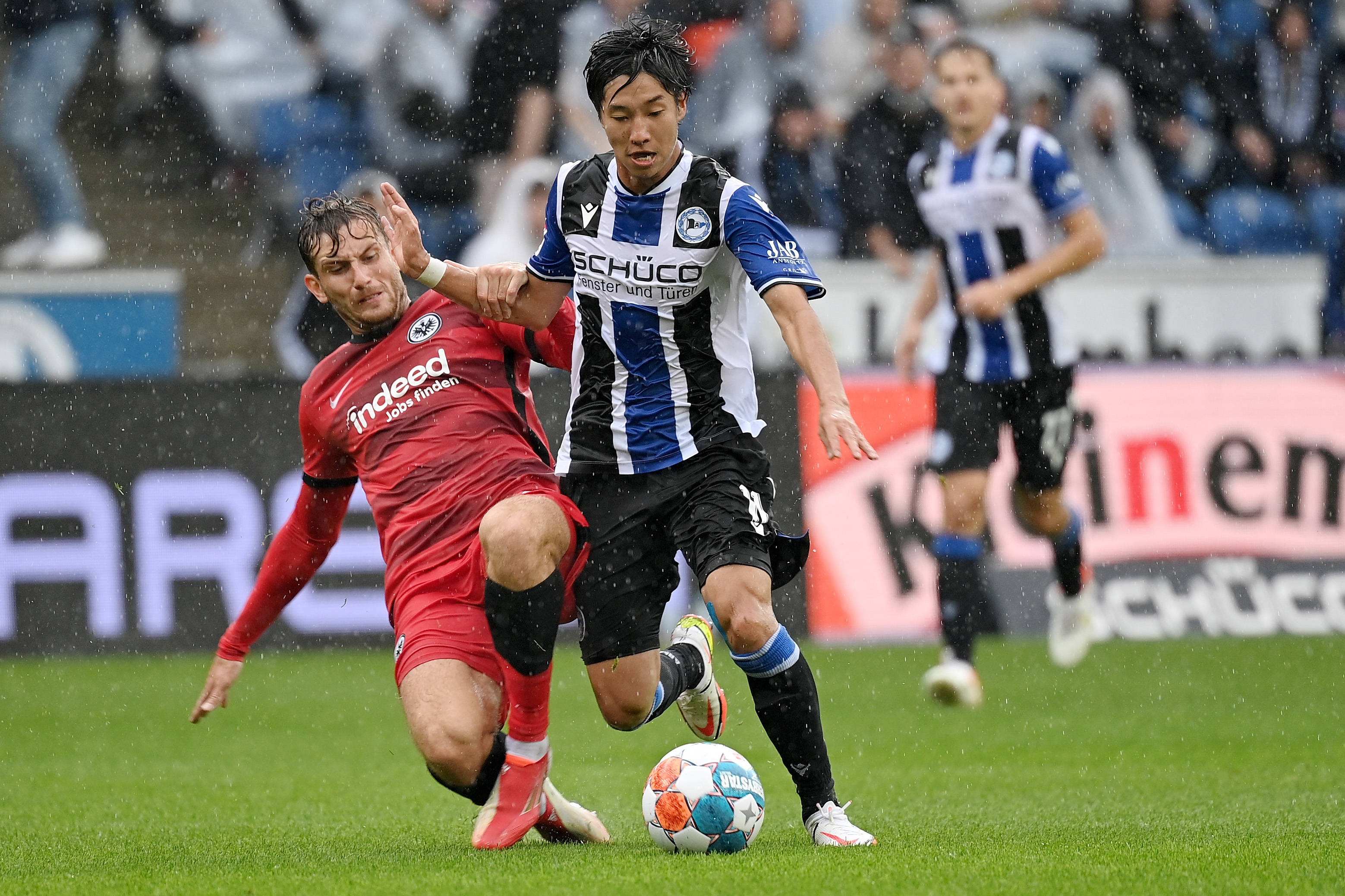 冲刺阶段里昂调整名单以备欧篮联，豪取连胜环节打磨，质疑声仍在，球探报告显示潜力的简单介绍