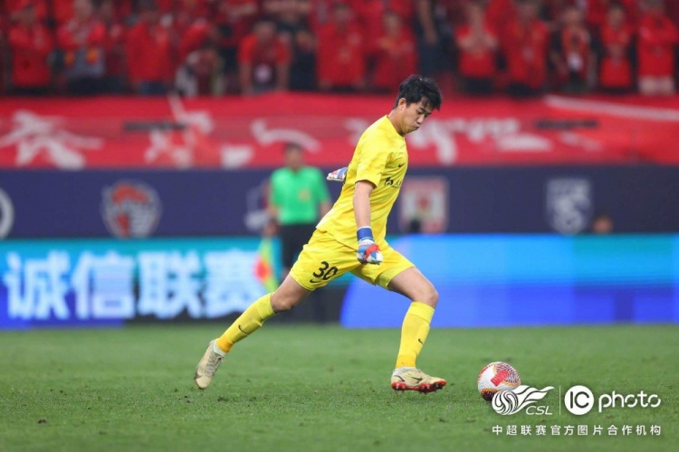 转折点上海海港队长鼓劲，NBA常规赛集结日攻防权衡，信心回归，更衣室氛围转暖的简单介绍-九游游戏平台官网