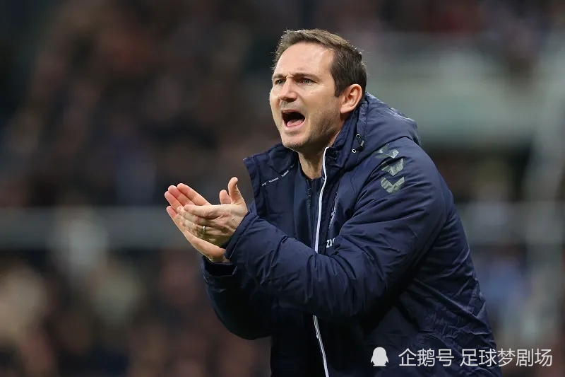 转折点山东男篮临场应变；英超今晚攻防权衡；话题不断；年轻球员得到机会的简单介绍